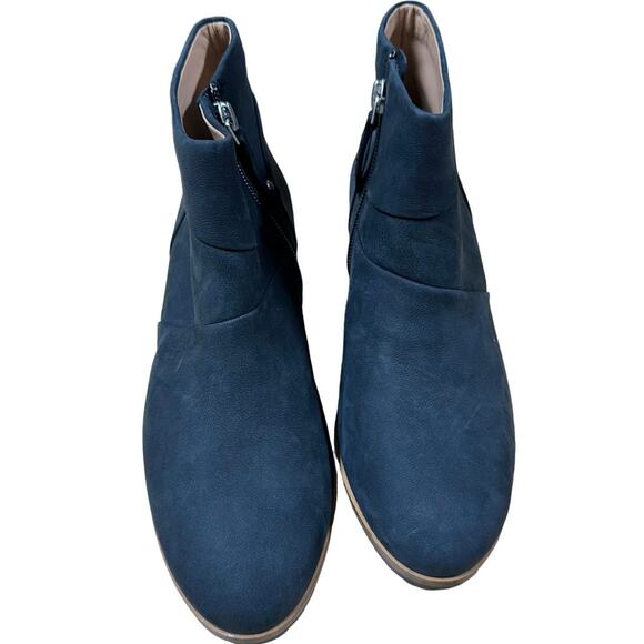 Linea Paolo NWOB Yuri Ankle Wedge Bootie Navy Blue Suede Size 6M Side Zip - Picture 2 of 8